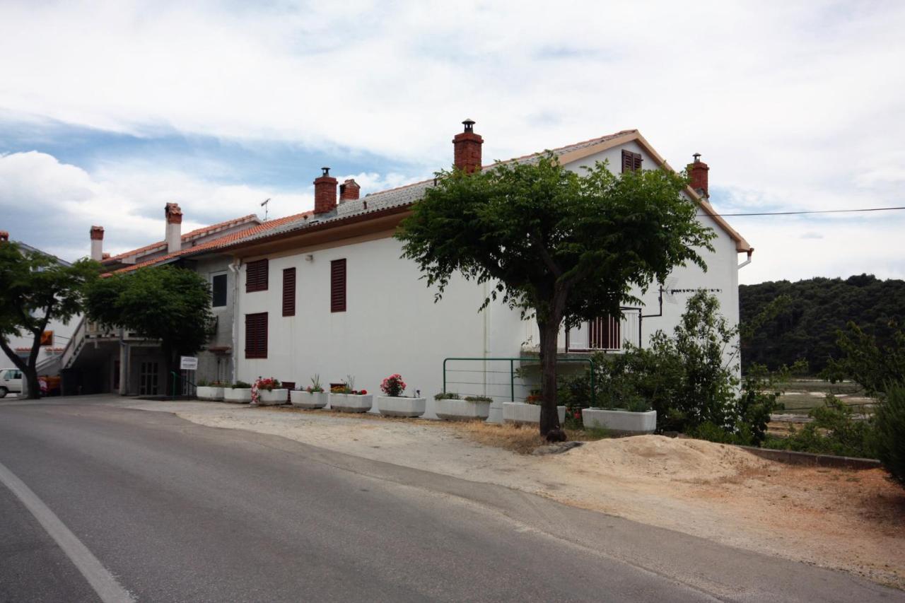 Apartments With A Parking Space Kampor, Rab - 4984 Exterior photo